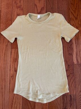 lululemon athletica Ribbed Short Sleeve Tee — Yellow green color